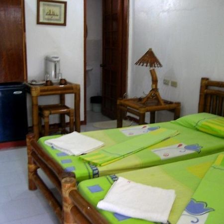 Marina Village Beach Resort Moalboal Bagian luar foto
