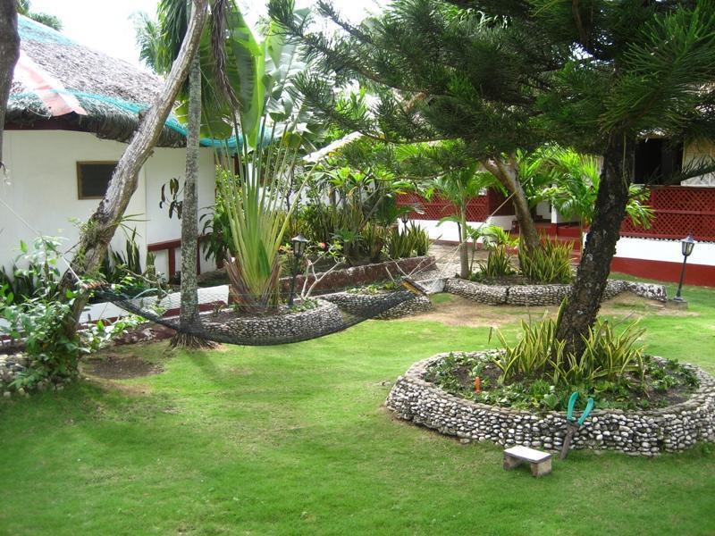 Marina Village Beach Resort Moalboal Bagian luar foto