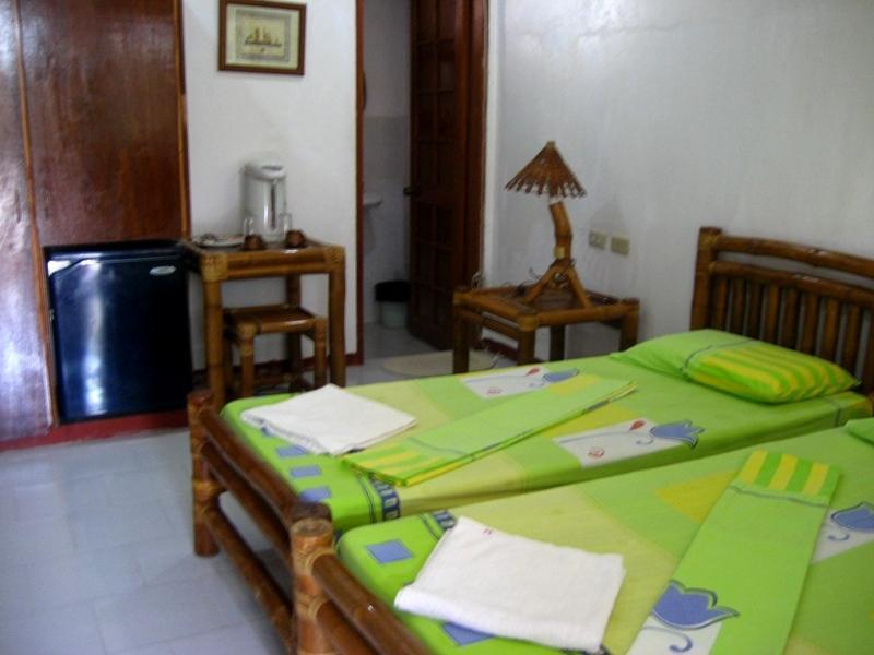 Marina Village Beach Resort Moalboal Bagian luar foto